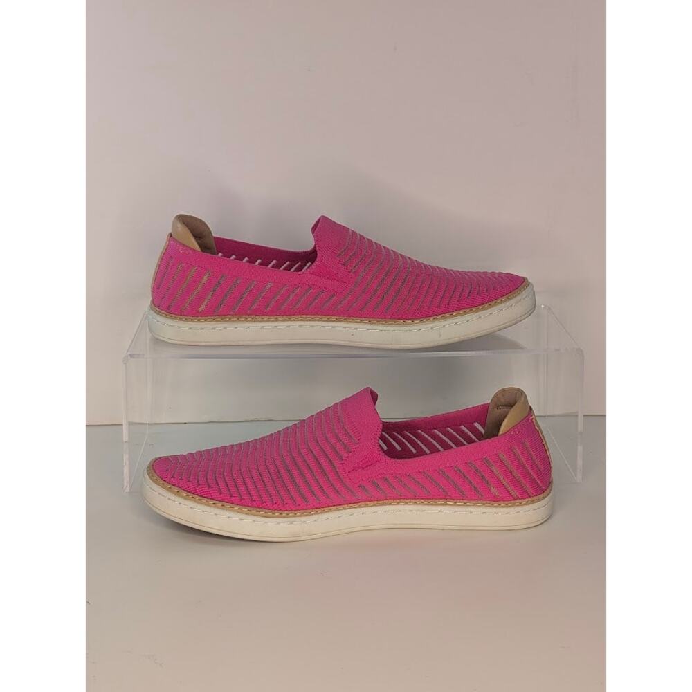 UGG Sammy Sneaker – Women’s Size 8 – Wildflower Pink Knit Slip-On – Like New
